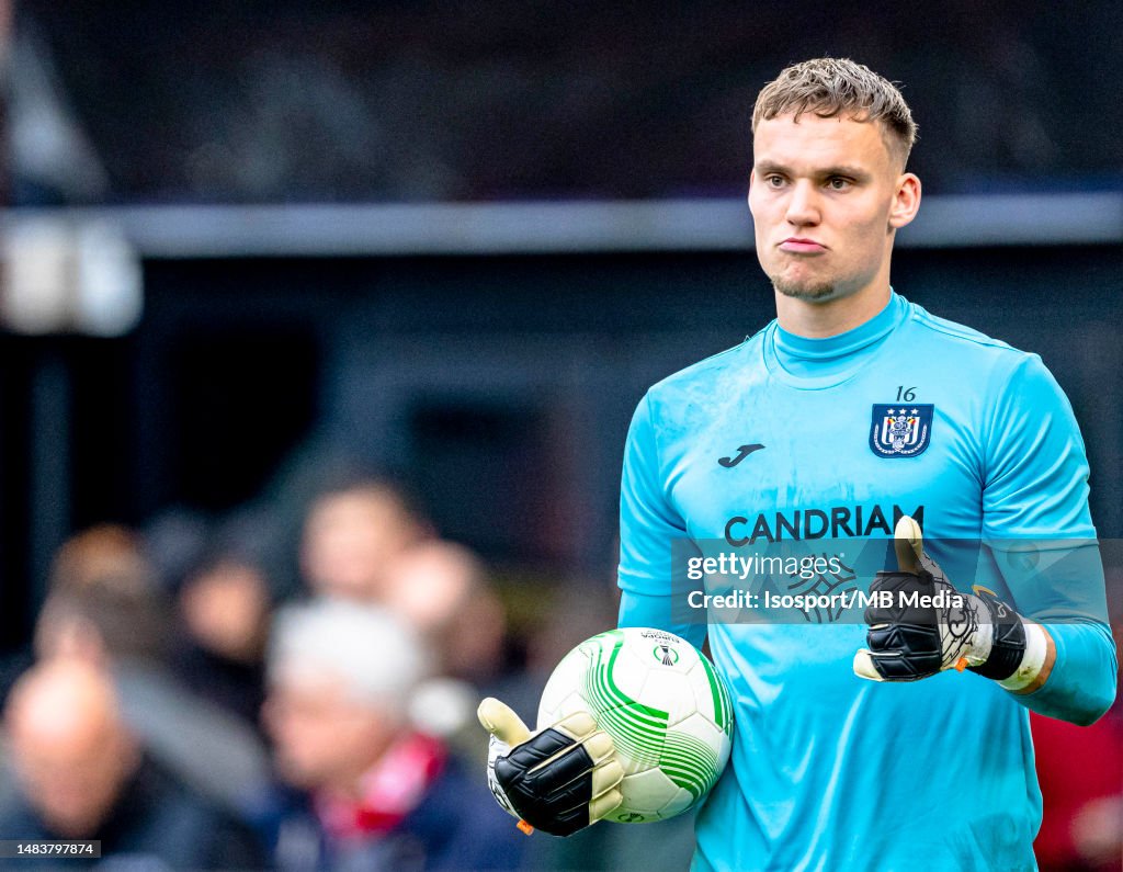 Man United interested in young Dutch goalkeeper