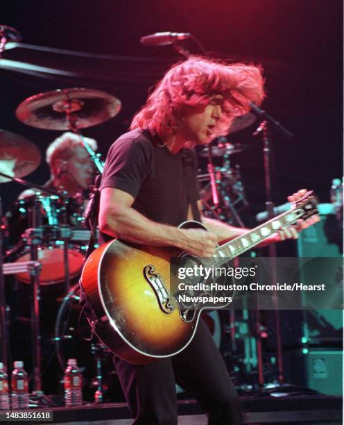 Ed Roland Eye Color Collective Soul lead singer Ed Rolandl performs during his group's ...