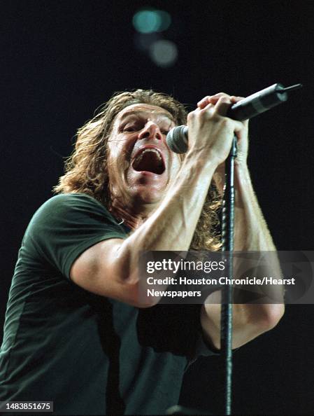 Singer Ed Roland Collective Soul lead singer Ed Roland performs during his group's set ...