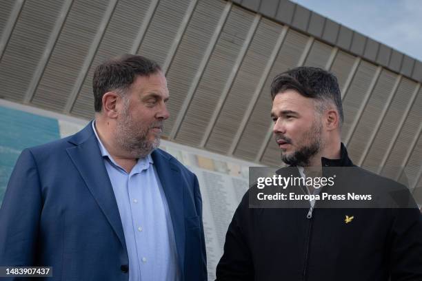 The president of ERC, Oriol Junqueras , and the spokesman of ERC in Congress, Gabriel Rufian , during the inauguration of the ERC booth at the April...