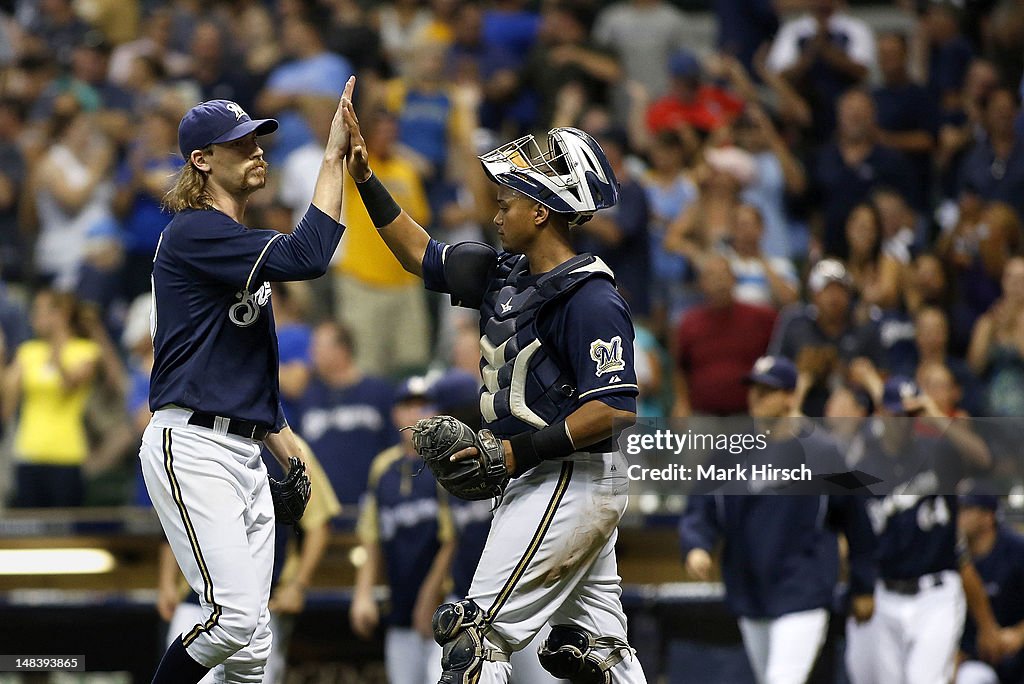 Pitsburgh Pirates v Milwaukee Brewers