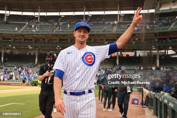 Drew Smyly of the Chicago Cubs waves to the crowd after the game against the Los Angeles Dodgers at Wrigley Field on April 21, 2023 in Chicago,...