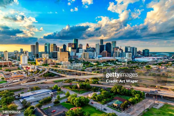 houston's skyline - houston texas bildbanksfoton och bilder