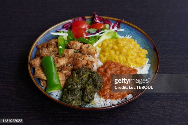 traditional dish misaka chicken ethiopian - rauwe melk stockfoto's en -beelden
