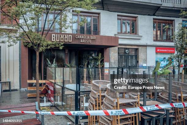 Restaurante 'Burro Canaglia Bar&Resto' precintado por un incendio, en la plaza de Manuel Becerra, a 22 de abril de 2023, en Madrid . Dos personas han...