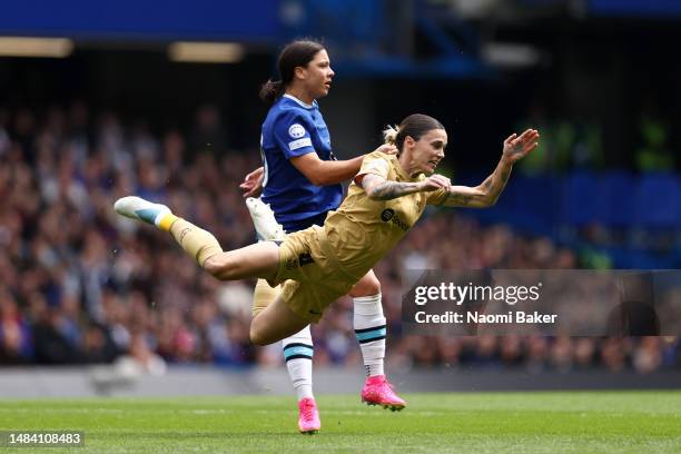 Mapi Leon of FC Barcelona is challenged by Sam Kerr of Chelsea during the UEFA Women's Champions League semifinal 1st leg match between Chelsea FC...