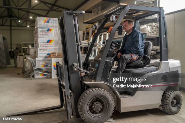 Front End Loaders Photos and Premium High Res Pictures - Getty Images