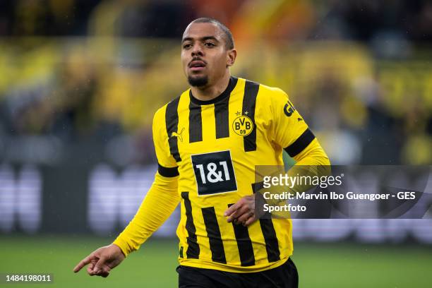 Donyell Malen of Borussia Dortmund celebrates after scoring his team's fourth goal during the Bundesliga match between Borussia Dortmund and...