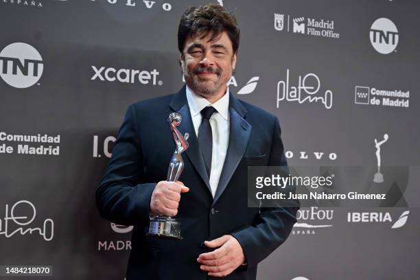 Benicio del Toro holds the Honorific Award during Platino Awards for Ibero-American Cinema 2023 at IFEMA Palacio Municipal on April 22, 2023 in...