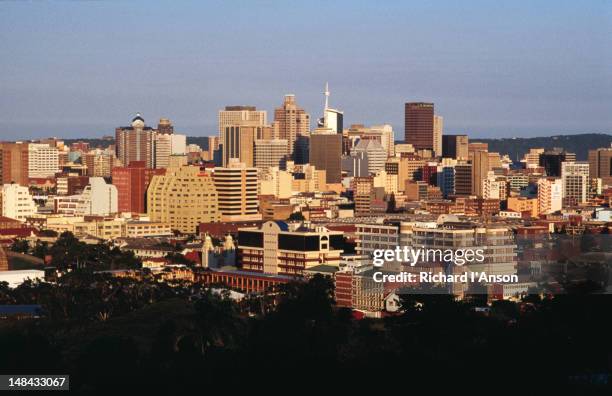 city at sunset. - durban fotografías e imágenes de stock