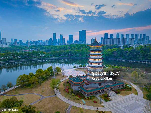 vue aérienne du paysage urbain de changsha - changsha photos et images de collection