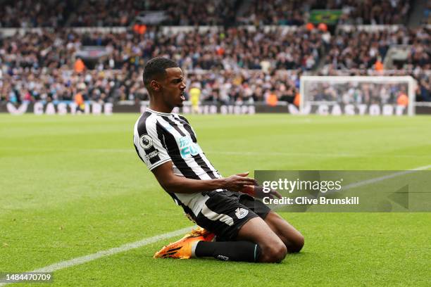 Alexander Isak of Newcastle United celebrates after scoring the team's fourth goal during the Premier League match between Newcastle United and...