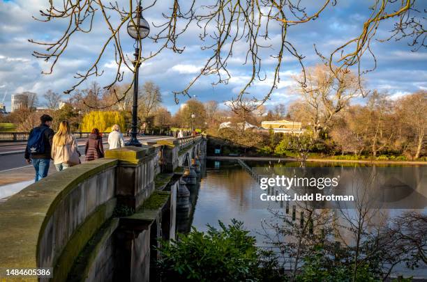 hyde park late in the afternoon - hyde park london stock pictures, royalty-free photos & images