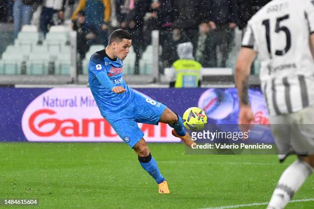 Giacomo Raspadori of SSC Napoli scores the team's first goal during the Serie A match between Juventus and SSC Napoli at Allianz Stadium on April 23,...