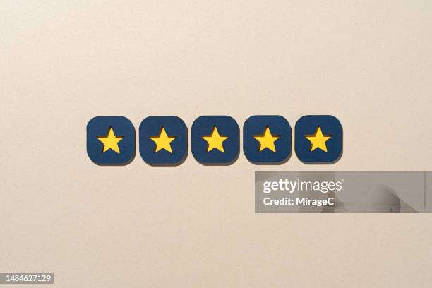 five star rating for satisfaction review concept - first class fotografías e imágenes de stock