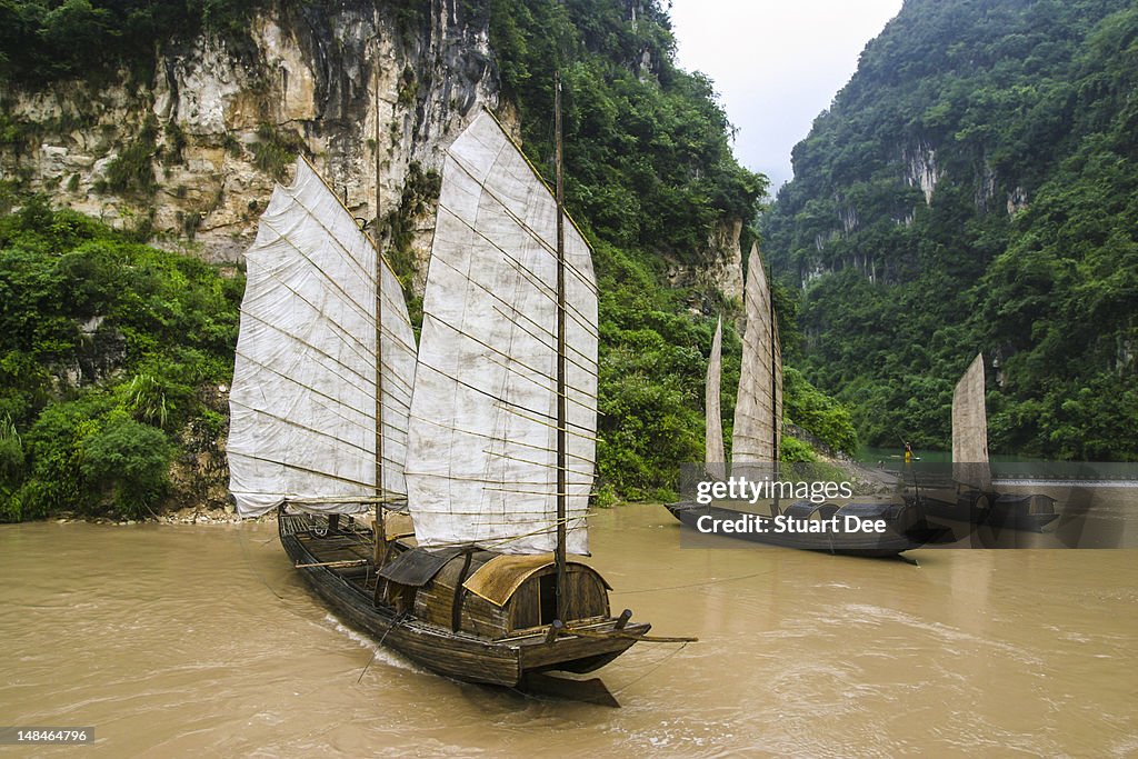 Traditional Sampan Boats On The Yangtze River High-Res Stock Photo ...