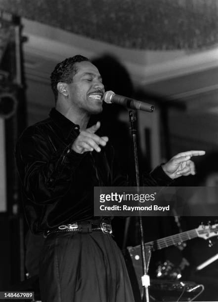 Singer Keith Washington, performs at the Hyatt Hotel in Chicago, Illinois in JANUARY 1996.