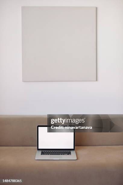 3,115 Hanged Paintings Stock Photos, High-Res Pictures, and Images ...