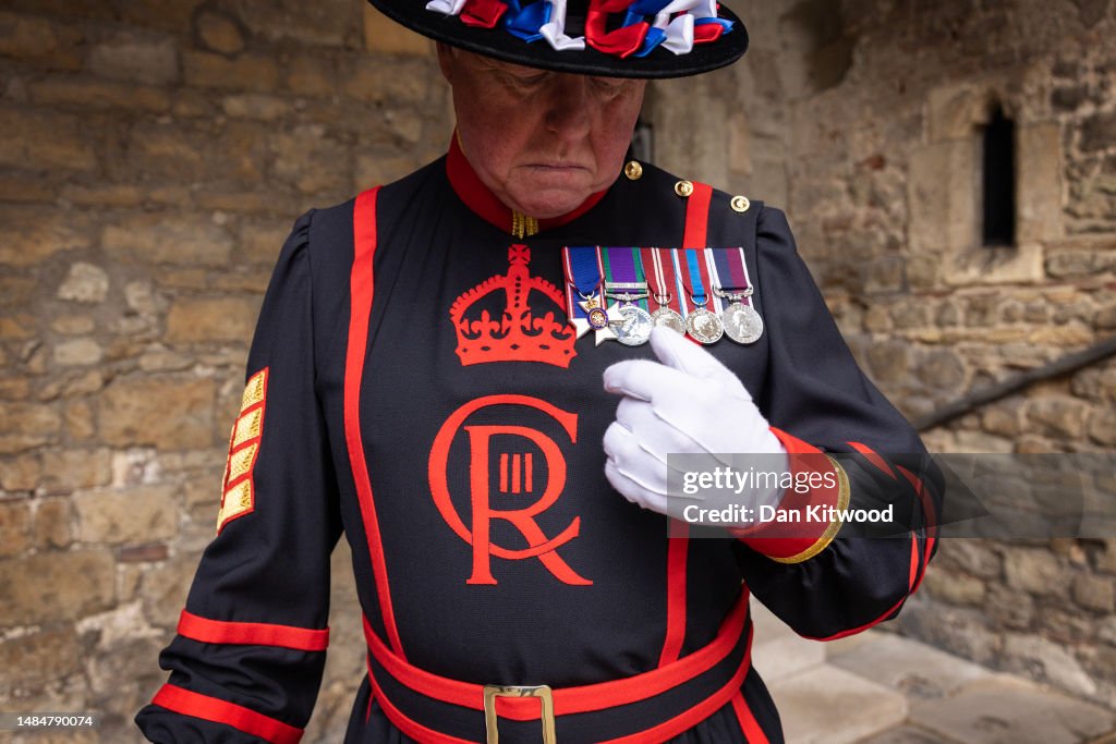 Tower Of London Beefeaters Insignia Change