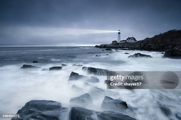 dark seas lighthouse - grovkornig bildbanksfoton och bilder