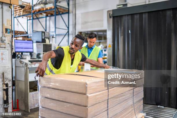 Group Inspecting Box Measure Box Photos and Premium High Res Pictures - Getty Images