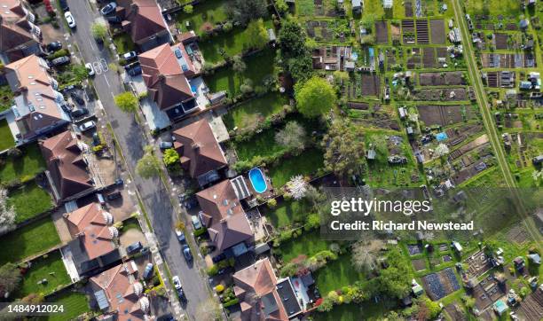 homes and allotments - rooftop pool stock pictures, royalty-free photos & images