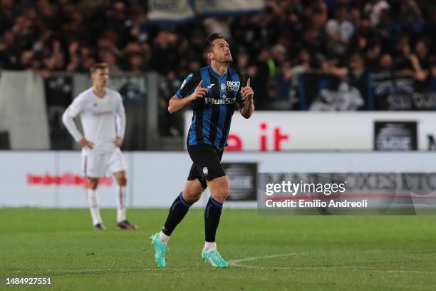 Rafael Toloi of Atalanta BC celebrates after scoring the team's second goal during the Serie A match between Atalanta BC and AS Roma at Gewiss...