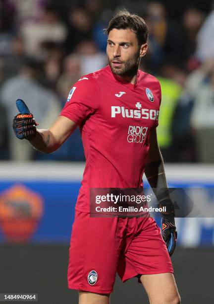 Marco Sportiello of Atalanta BC gestures during the Serie A match between Atalanta BC and AS Roma at Gewiss Stadium on April 24, 2023 in Bergamo,...