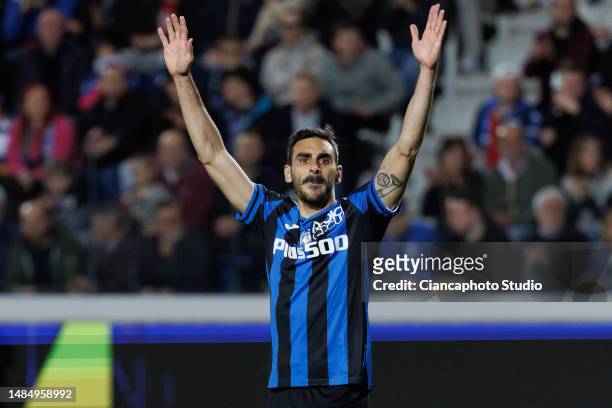 Davide Zappacosta of Atalanta BC gestures during the Serie A match between Atalanta BC and AS Roma at Gewiss Stadium on April 24, 2023 in Bergamo,...