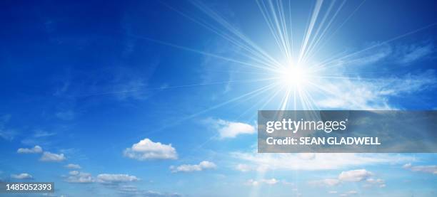 sun sky background - boule de feu photos et images de collection