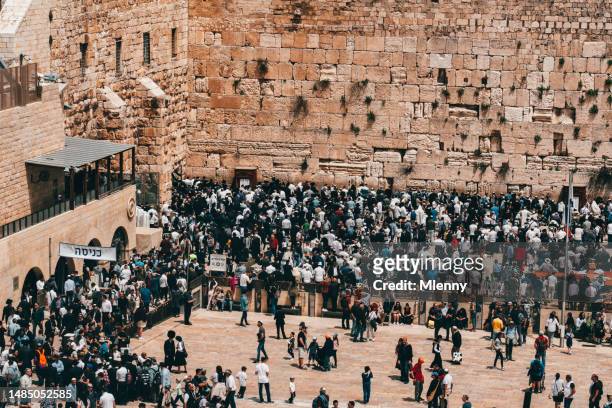 jerusalem israel crowded wailing wall western wall - mlenny stock pictures, royalty-free photos & images