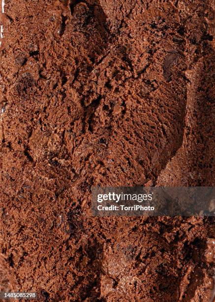 full frame texture background of chocolate ice cream - sorvete chocolate chip - fotografias e filmes do acervo