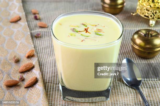 mango lassi - lassi stock pictures, royalty-free photos & images