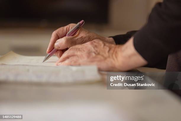escribir para recordar - escritor fotografías e imágenes de stock