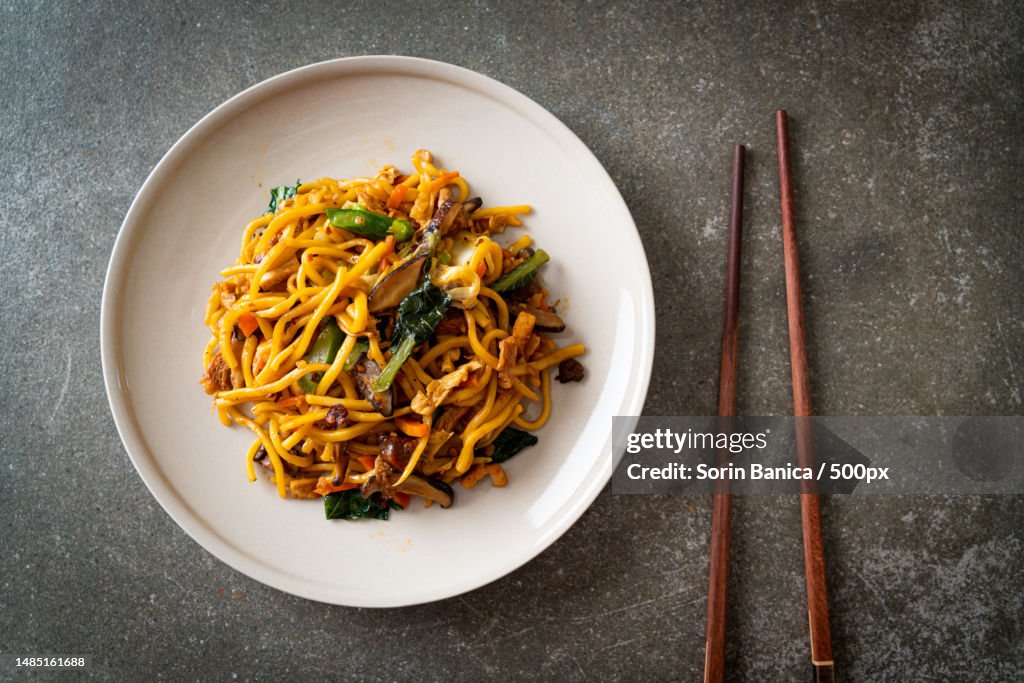 Stir-fried yakisoba noodles with vegetable in vegan style