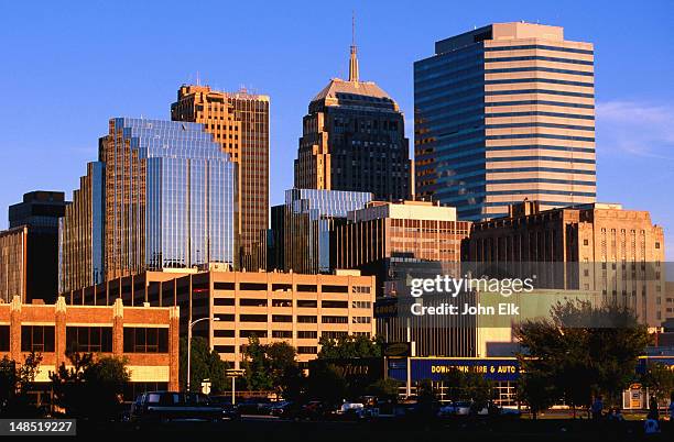 city skyline from southwest. - v oklahoma stockfoto's en -beelden