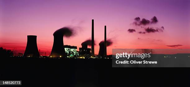 coal-fired power station. - coal fired power station 個照片及圖片檔