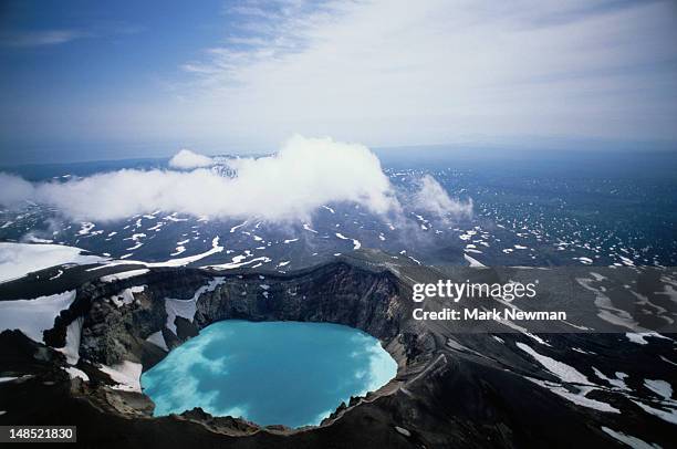 the kamchatka peninsula in siberia. - siberia mountains stock pictures, royalty-free photos & images