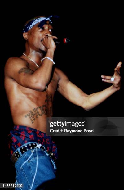 2pac Rapping With Mic Rapper Microphone Photos and Premium High Res Pictures - Getty Images