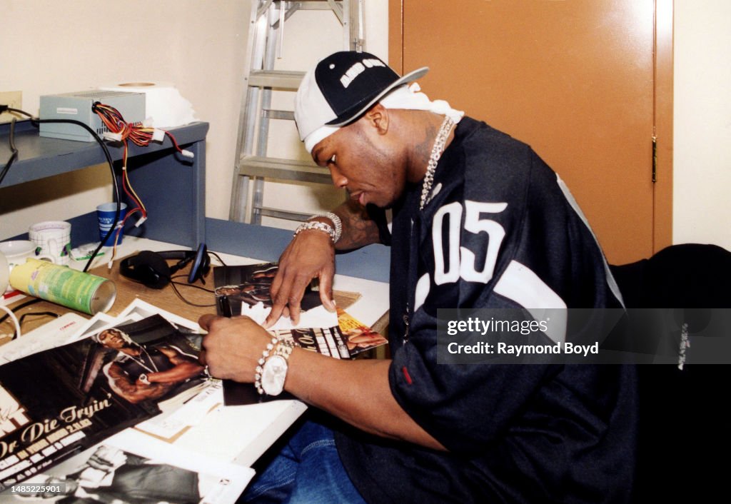 Photo 50c Rpper Rapper 50 Cent signs autographs during a visit to 106 Jamz radio in ...