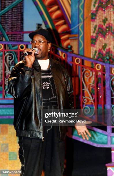 Casper performs during rehearsals for his performance on 'The Jenny Jones Show' in Chicago, Illinois in September 2000.