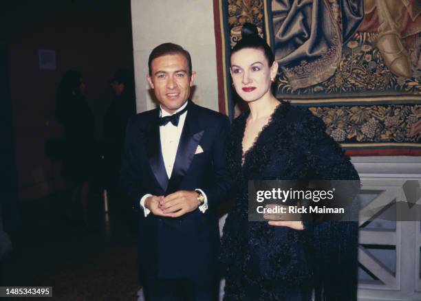 La créatrice de mode franco-espagnole Paloma Picasso et son mari Rafael Lopez-Cambil à la cérémonie de remise des prix du Council des créateurs de...