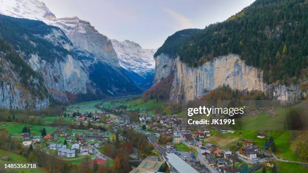 point of view of lauterbrunnen, switzerland. - jungfrau stock pictures, royalty-free photos & images