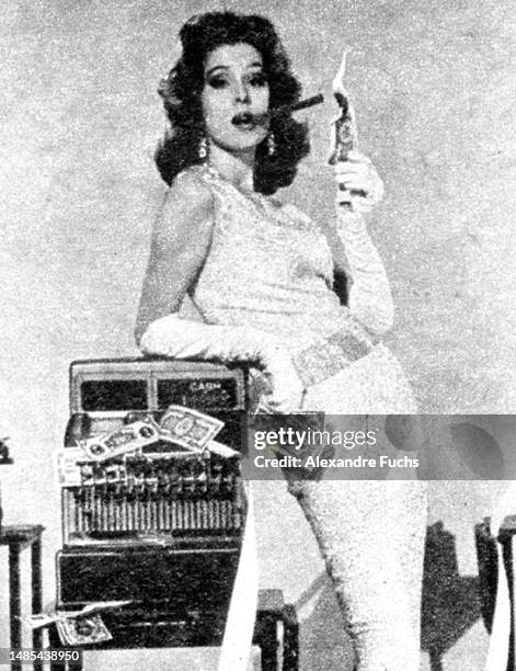 Actress Suzy Parker poses as a glamour diva to promote the film 'The Interns' at Los Angeles, California in 1961