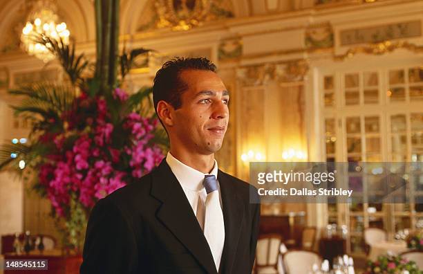 portrait of waiter at opulent restaurant louis xv, hotel de paris. - monaco nice stock-fotos und bilder