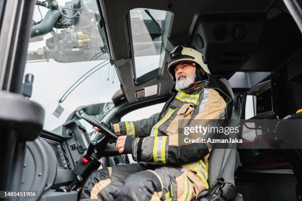 Fire Mechanic Fire Truck Mechanic Photos and Premium High Res Pictures - Getty Images