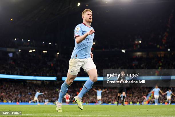 Kevin De Bruyne of Manchester City celebrates after scoring the team's third goal during the Premier League match between Manchester City and Arsenal...