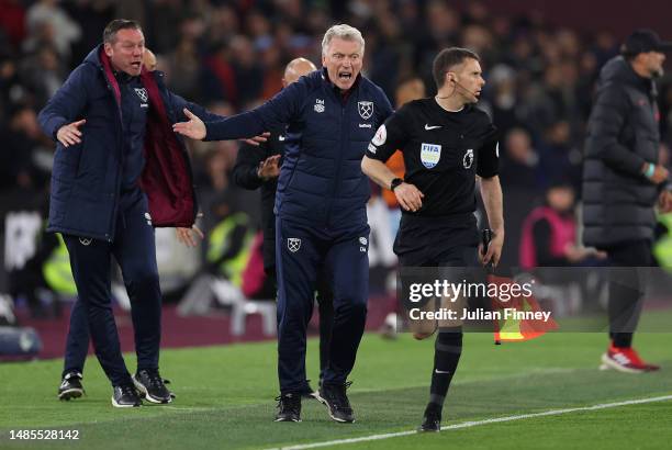 David Moyes, Manager of West Ham United, reacts as they look at Assistant Referee Simon Bennett during the Premier League match between West Ham...