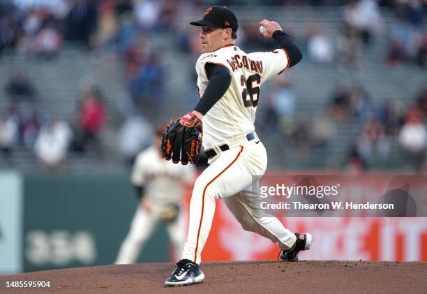Anthony DeSclafani of the San Francisco Giants pitches against the St. Louis Cardinals in the top of the first inning at Oracle Park on April 26,...