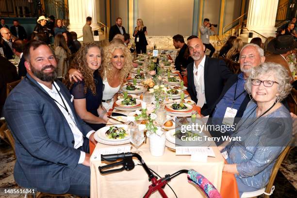 Brian James, Paula James, Kimberly Schlapman of Little Big Town, Stephen Schlapman, Tolbert Bramlett and Barbara Bramlett attend A Country Thing...